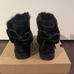 100% Authentic Brand New in Box UGG Classic Double Bow Mini Boots / Color: Black / Women size 5 and Women size 6 
