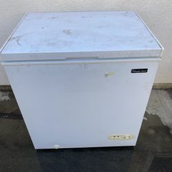 Free Chest Freezer - NOT WORKING 
