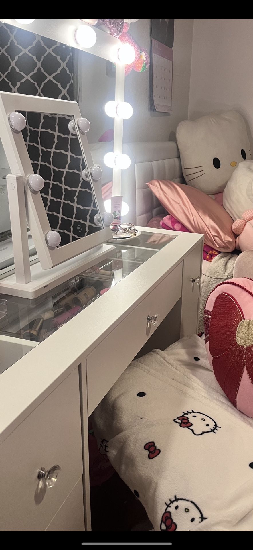 Vanity table
