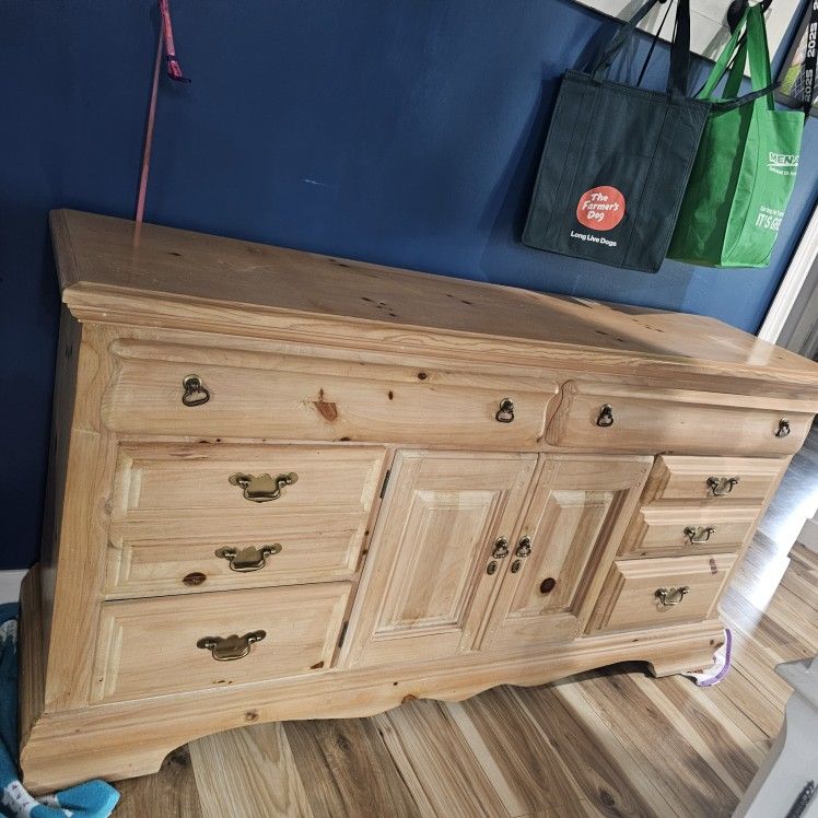 Bedroom Dresser and Large Mirror Thomasville Light Oak