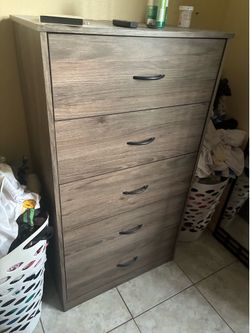 Dresser
