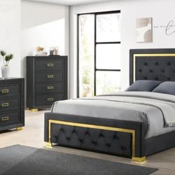 Pepe Black/Gold Panel Upholstered Bedroom Set


5-PIECE (BED, DRESSER, MIRROR, NIGHTSTAND AND CHEST)