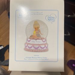 Precious Moments, Disney Showcase Collection, Birthday Gifts, “Cinderella Happy Birthday”, Musical, Resin/Glass Snow Globe, #122102