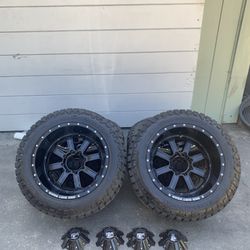 33x12.50x20r wheels and tires (8x6.5 lug Chevy and dodge type) set of 4