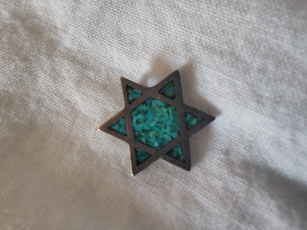 Vintage Crushed Turquoise Silver Star of David Necklace Pendant. 