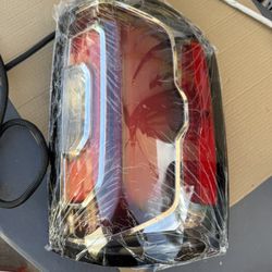 16-18 Sierra Passenger LED Taillight