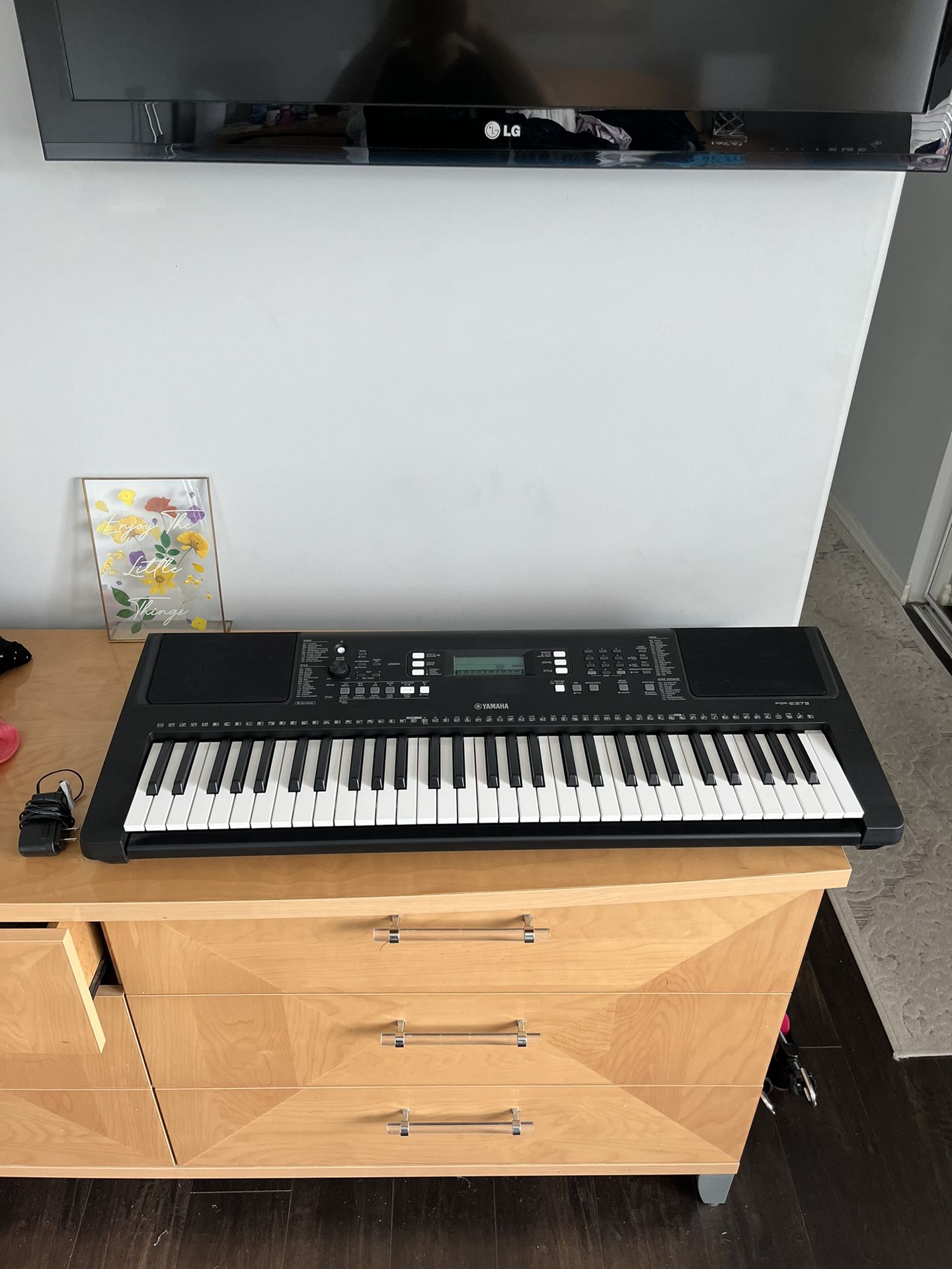 Yamaha PSR-E373 Keyboard 