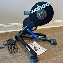 Wahoo Kickr v6 smart Trainer & floor mat