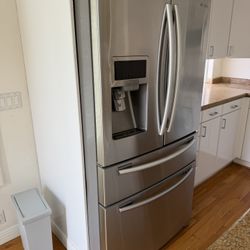 Used Samsung 28 cu. Feet French Door Refrigerator 