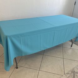 10 Manteles para mesas de 6pies ($60 todos)