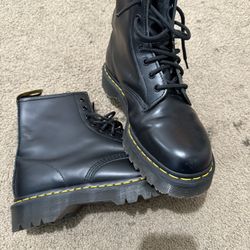 Dr Martens  Size 11/5