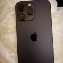 iPhone 14 Pro Max , Deep Purple 6.33 128GB Unlocked !
