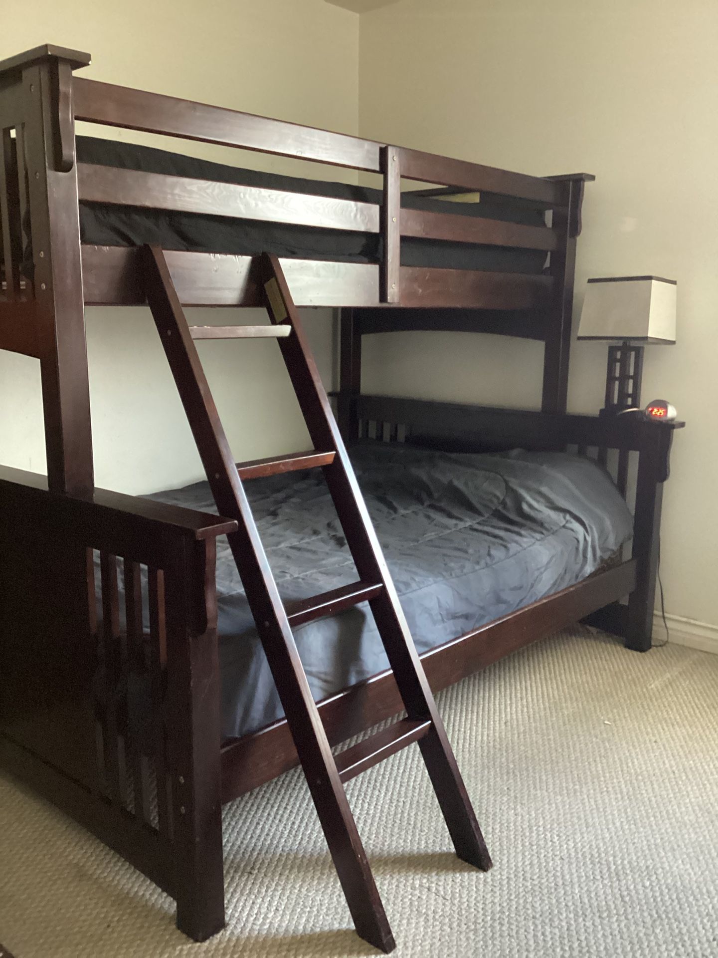 Bunk bed Full/twin With Mattress 