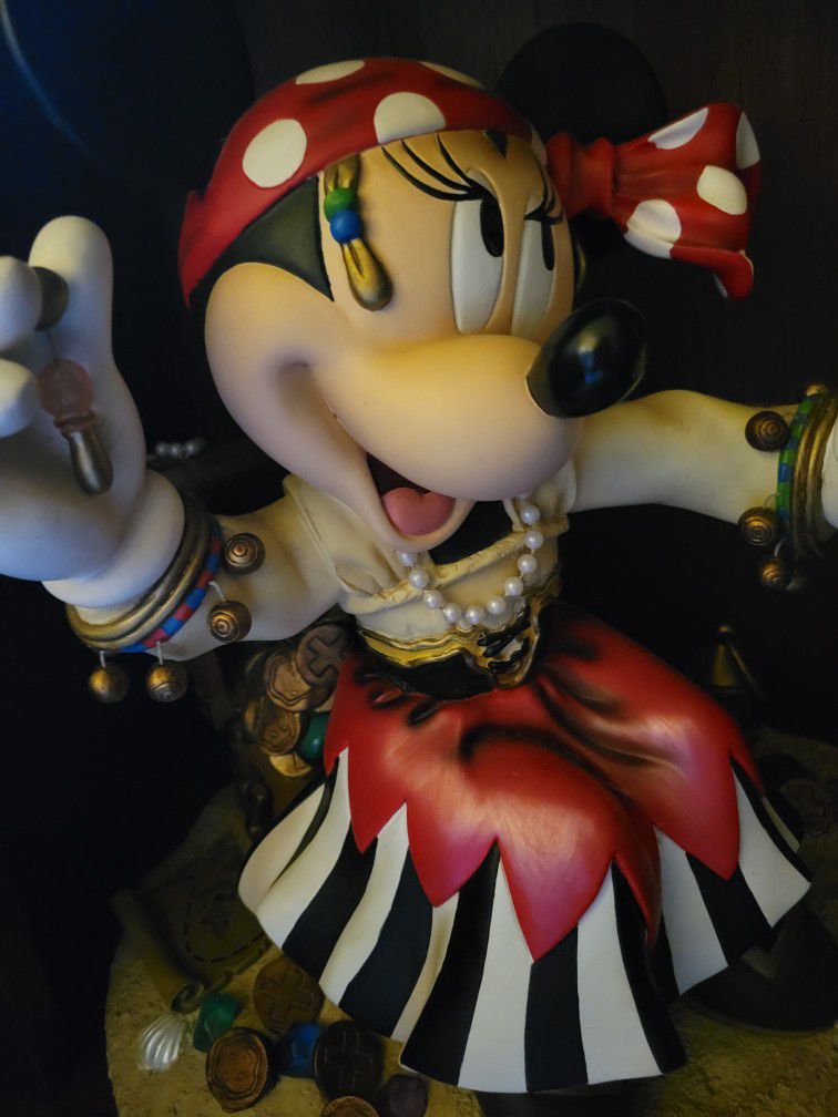 Large Pirate Minnie Figurine