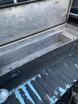 diamond plate truck tool box