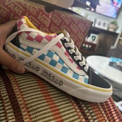 Vans “wahoos” 