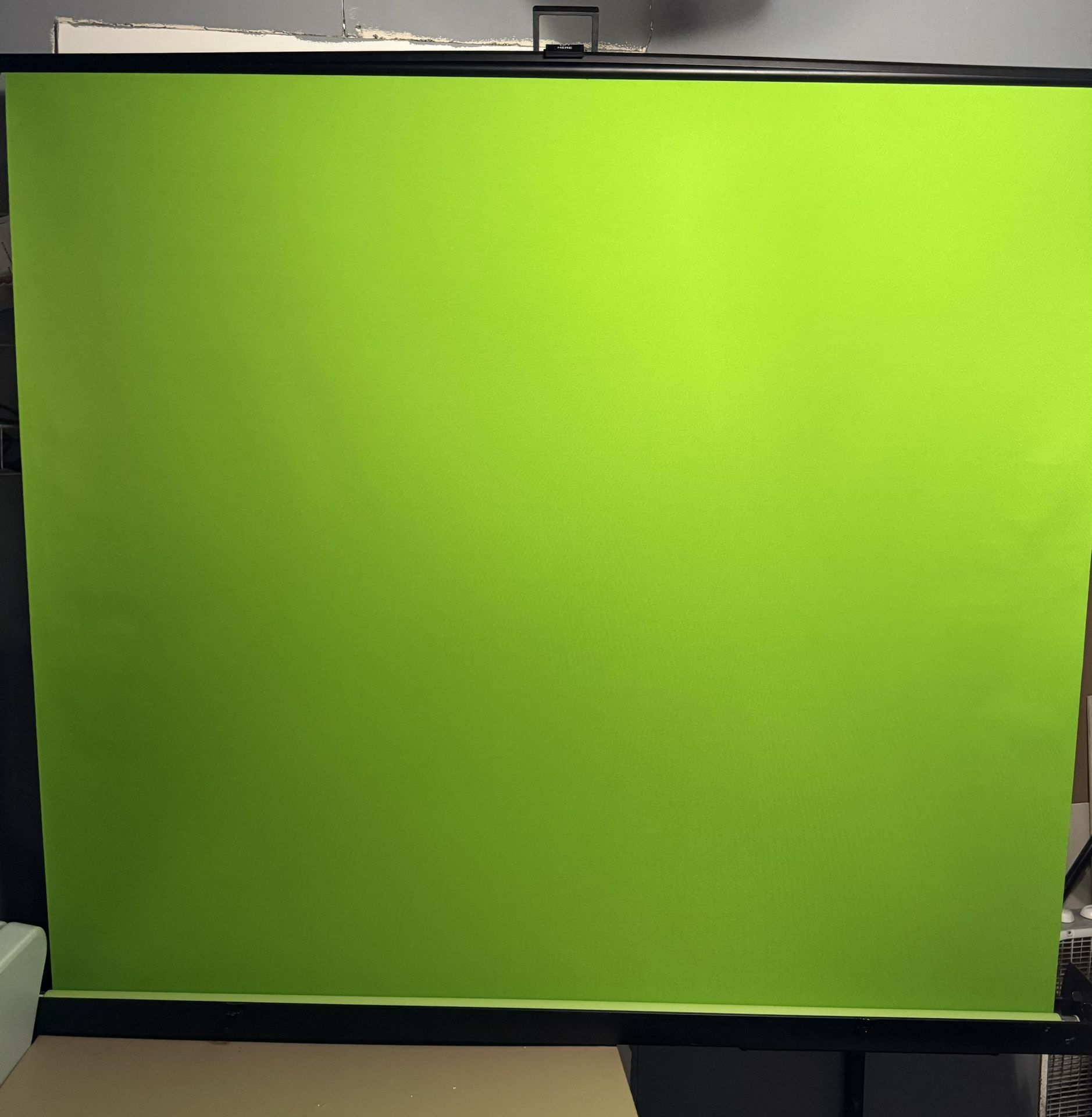 Retractable Green Screen
