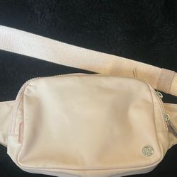 pink Lululemom fanny pack