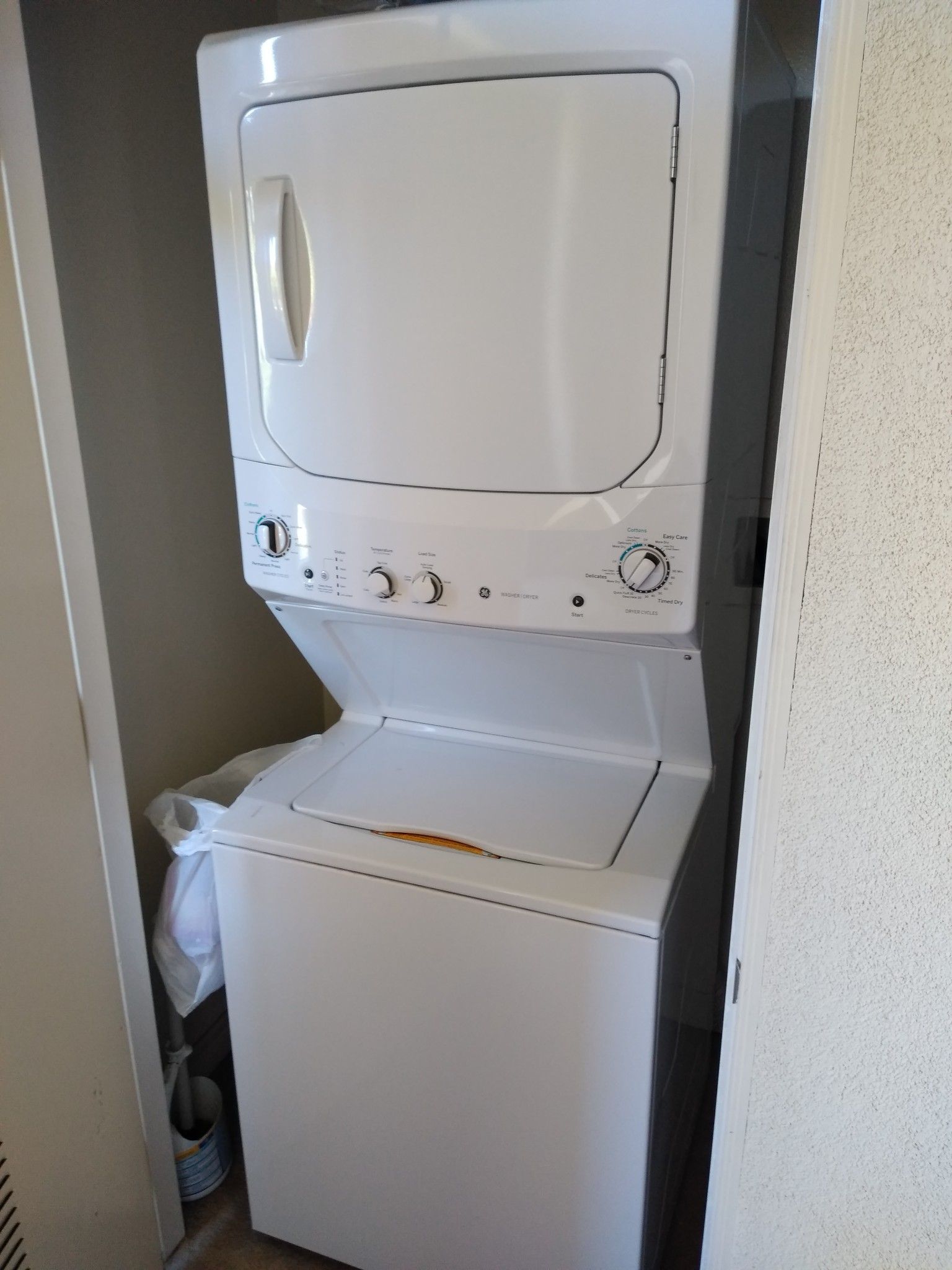 GE stackable laundry unit 4 yrs new for Sale in Murrieta, CA OfferUp