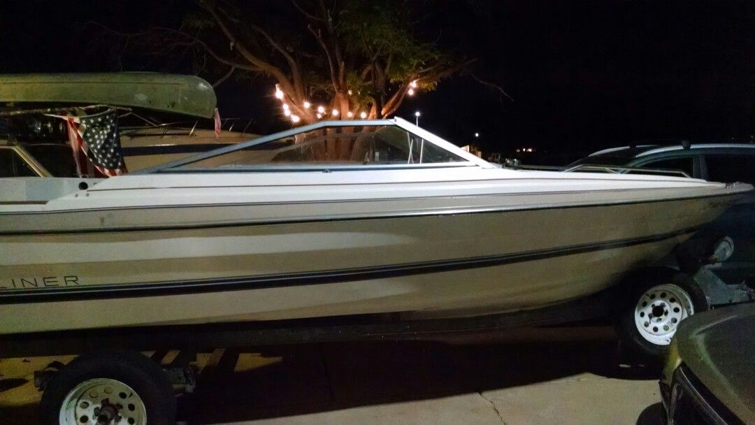 Bayliner for sale 1990's ready for lake