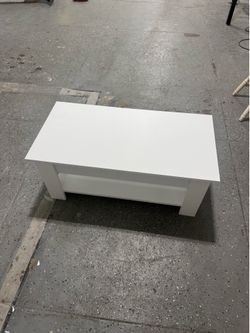 WHITE COFFEE TABLE $40
