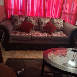 Couch & Matching Love Seat