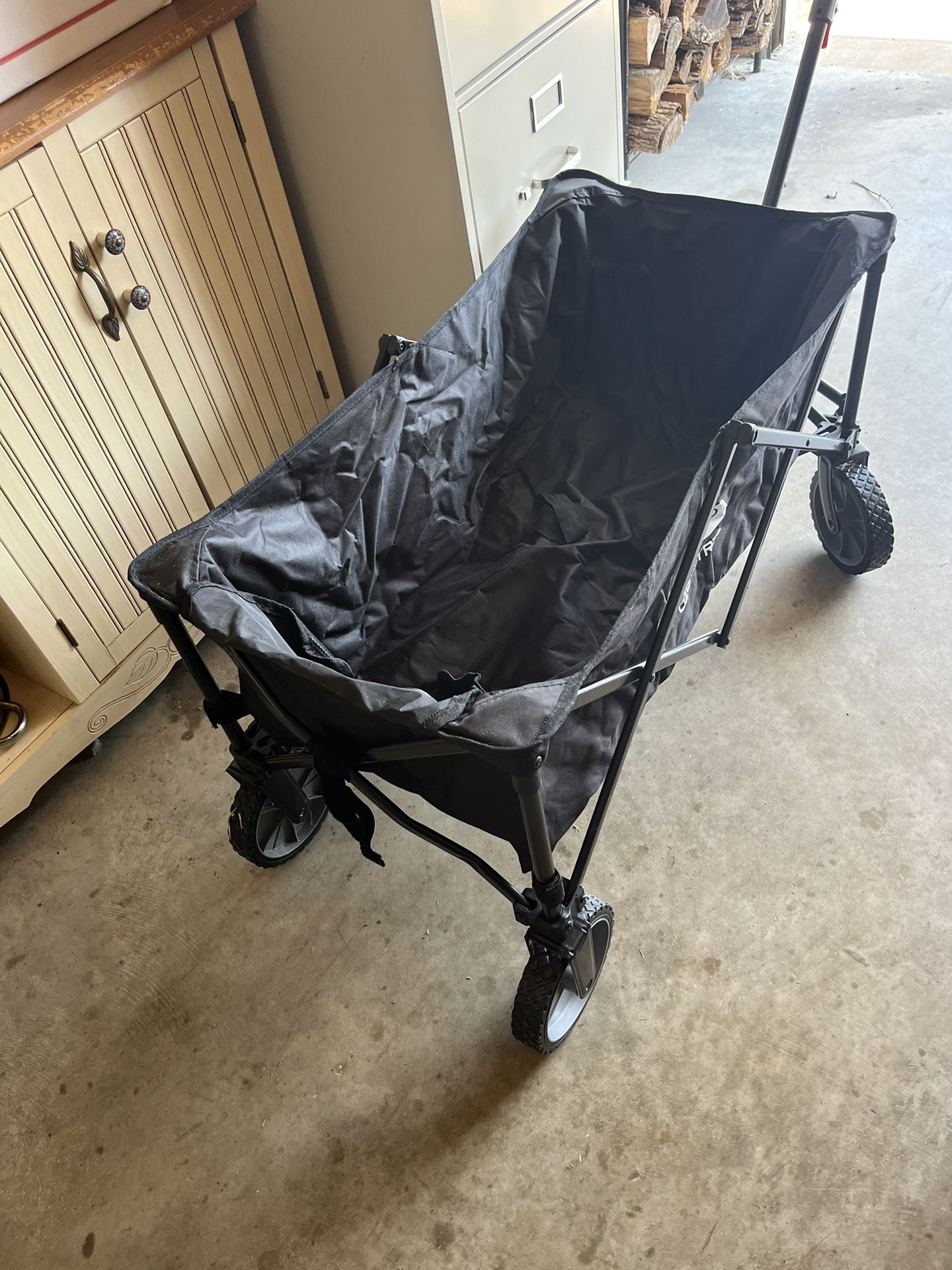 Durable Collapsible Wagon Ozark Trail