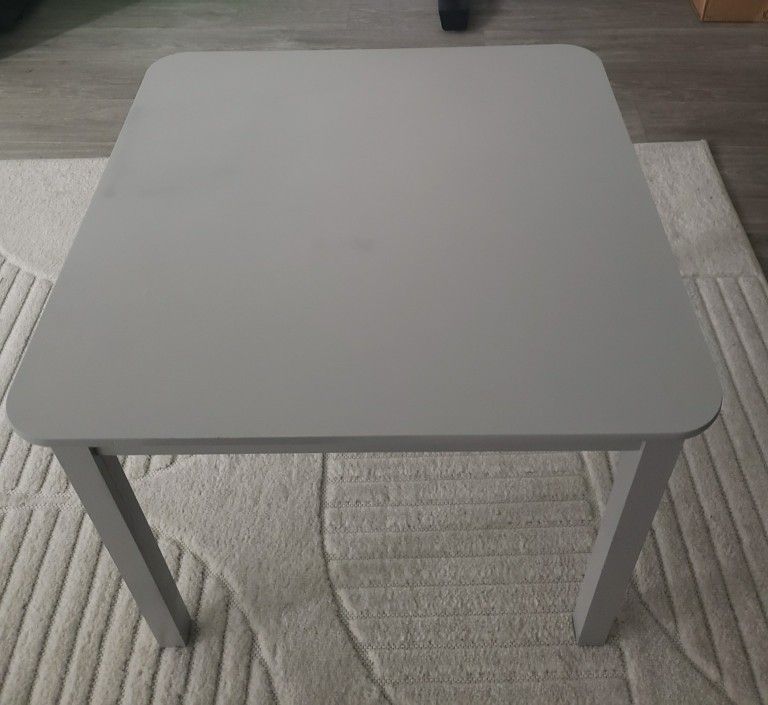 🪑 Delta Children Gray Kids Table – Excellent Condition / Стіл для дітей