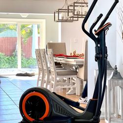 Niceday Elliptical Machine – Excellent Condition!