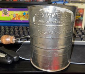50’s Bromwell’s measuring sifter