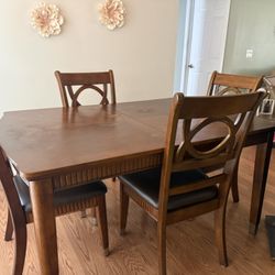 Dining Room Table And Chairs (6)