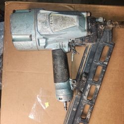 Hitachi Nr83a Nailgun