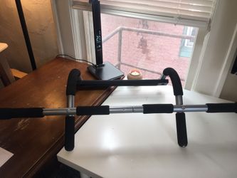 Pulling up bar