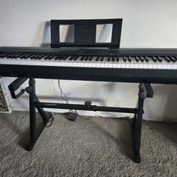 Yamaha P-71B  Digital Piano 