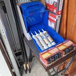 Painters! Special! 8- Paint Pan's, 4- Paint Poles, 4- SILICONE SEALER, 2-BOXES LAG BOLTS WITH WASHERS, 2-PACK 2-IN-1  SMOKE & CARBON MONOXIDE ALARMS!