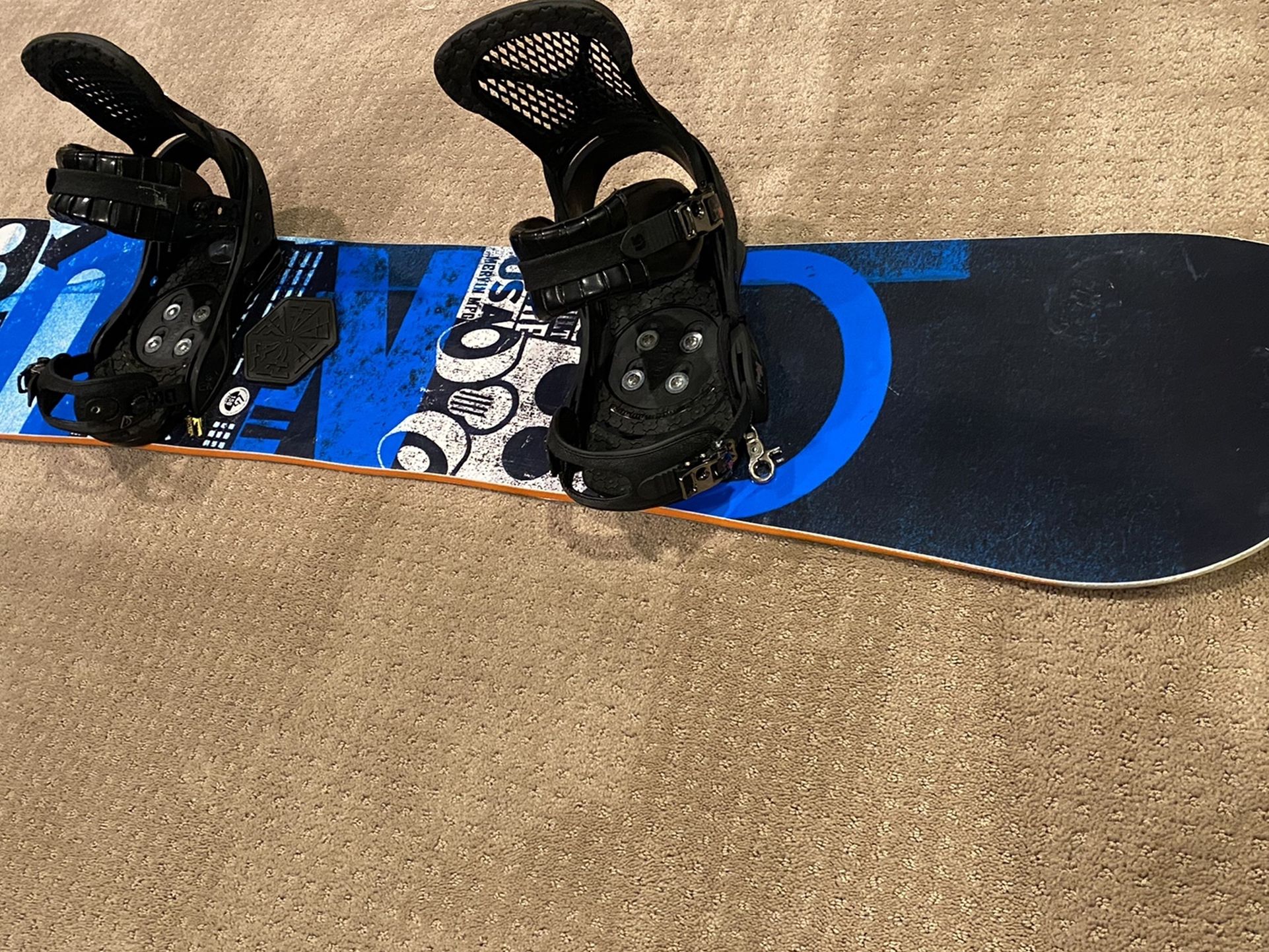 GNU Carbon Snowboard BTX Series Size 156 With Burton Bindings