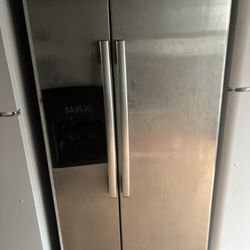 Whirlpool stainless steel Side-By-Side Refrigerator