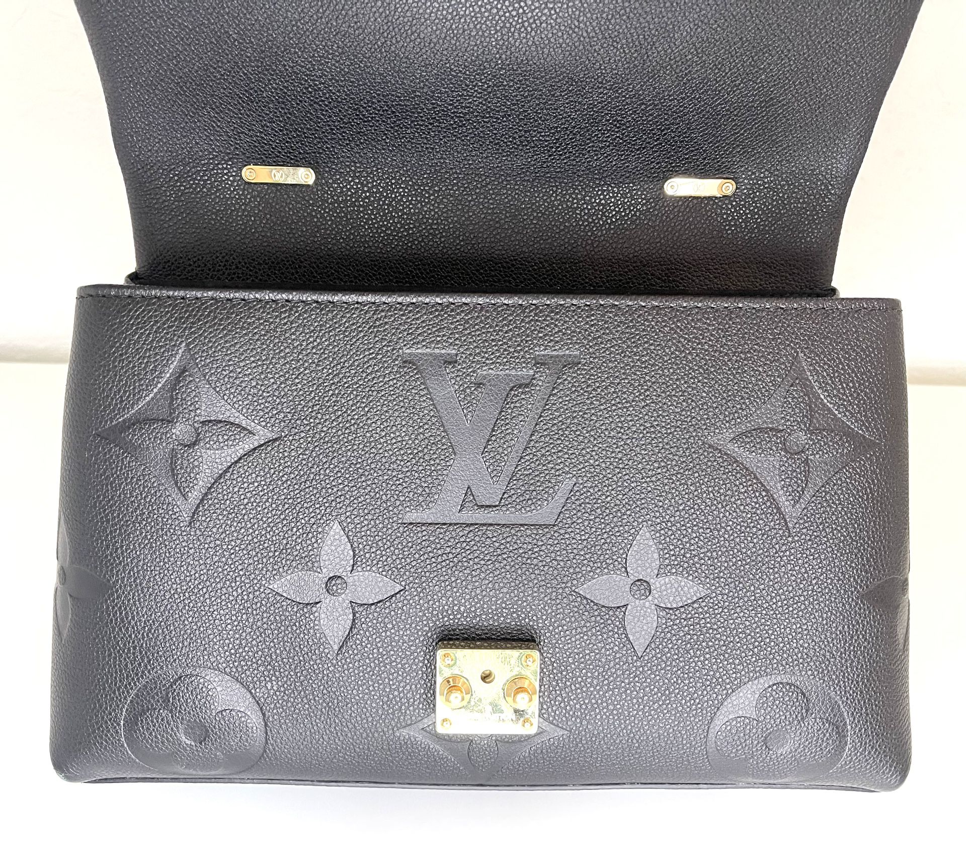 Louis Vuitton Madeleine MM Bag for Sale in Boerne, TX - OfferUp