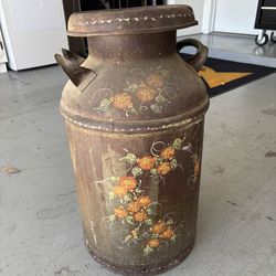 Vintage 10 gallon milk can