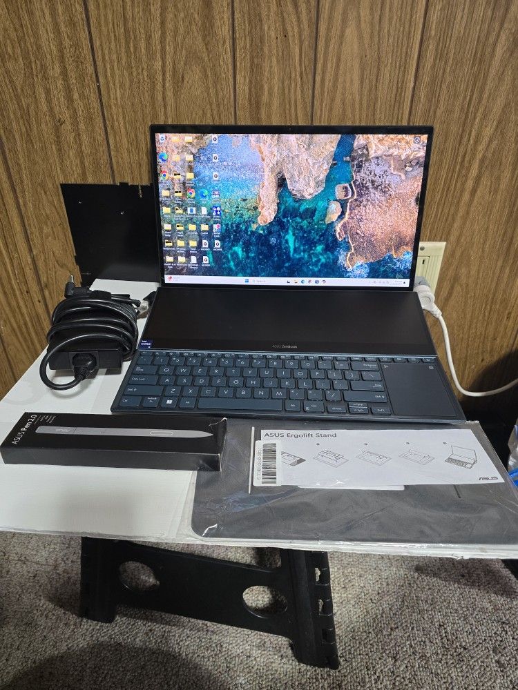 Asus Zenbook, 12th Gen, i9, 32GB Touchscreen Laptop With Stylus Pen/Backpack And All Accessories