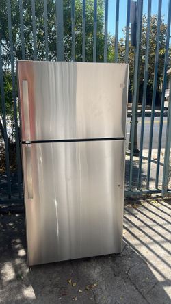 Stainless Steel Fridge Brand General Electric Like New Everything Works Great With A 3 Months Warranty