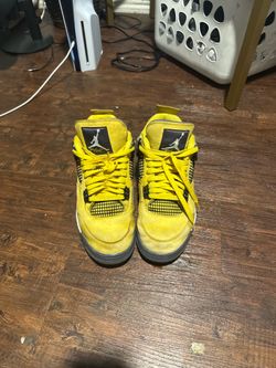 Jordan lighting 4s size 10