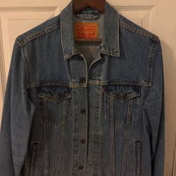 Levi’s Denim Jacket Mens Medium – Clean Vintage Wash (Moving Sale)