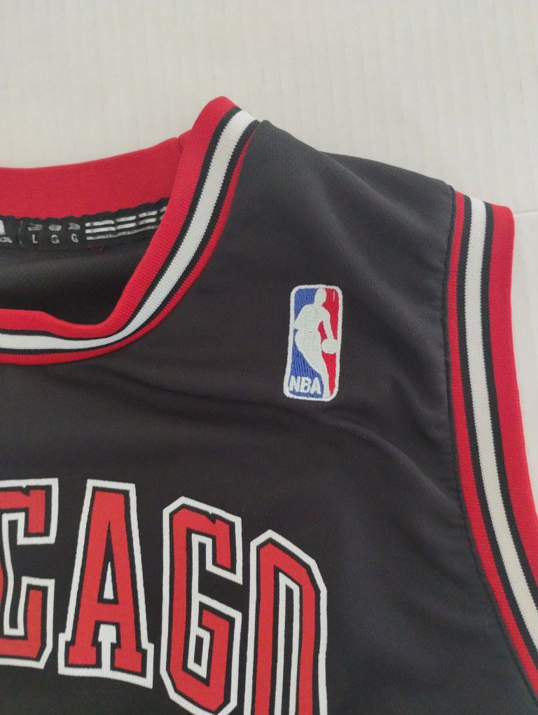 Authentic Adidas Derrick Rose Bulls Jersey for Sale in Yorkville, IL -  OfferUp