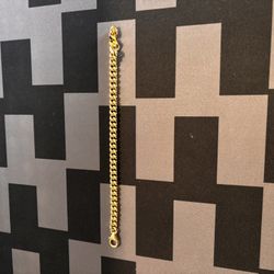 Italy Belleza Cuban Gold Plated Bracelet 