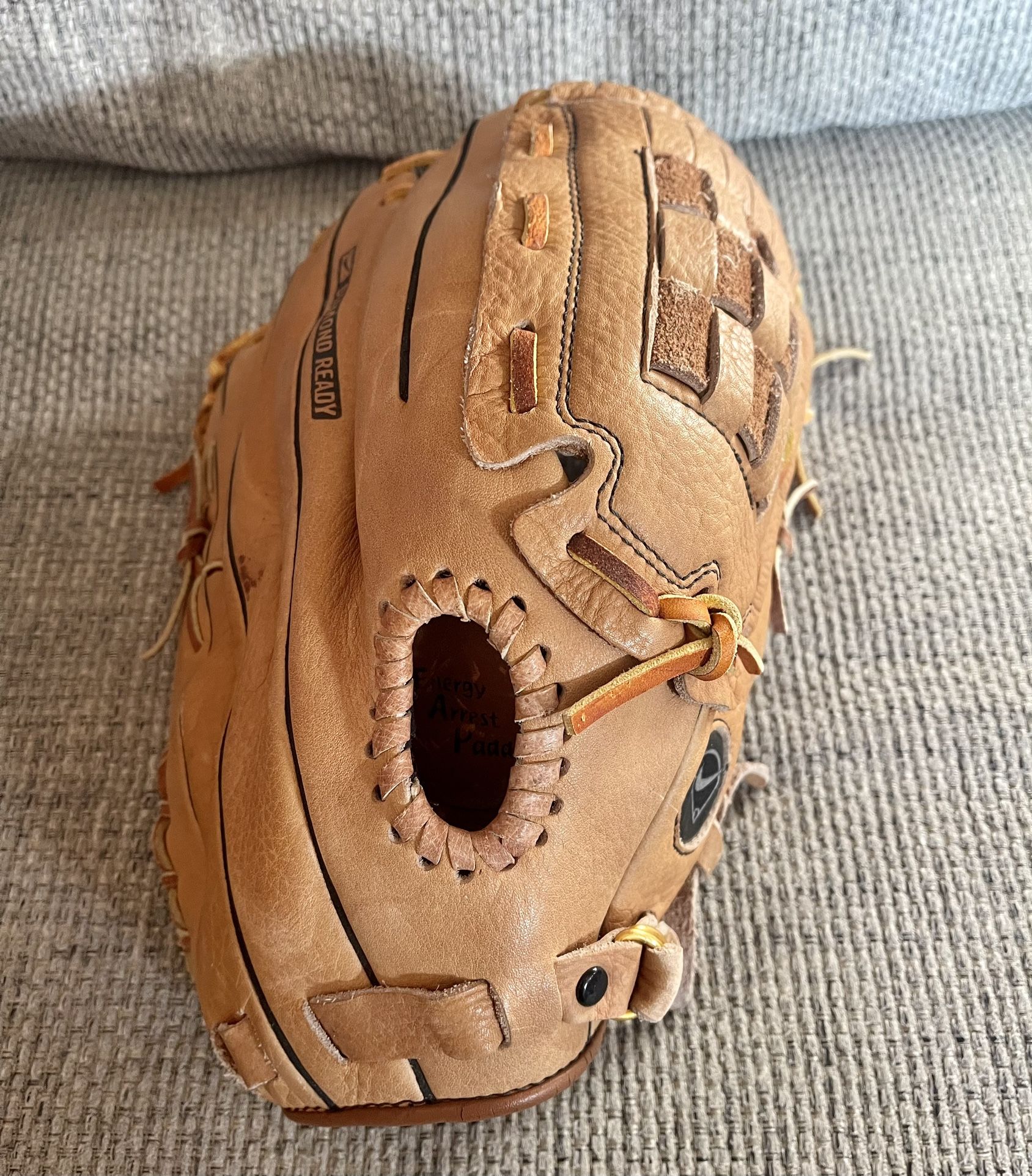 Nike KDR 1300 Diamond Ready 13" RHT Softball Baseball Glove 13 inch for
