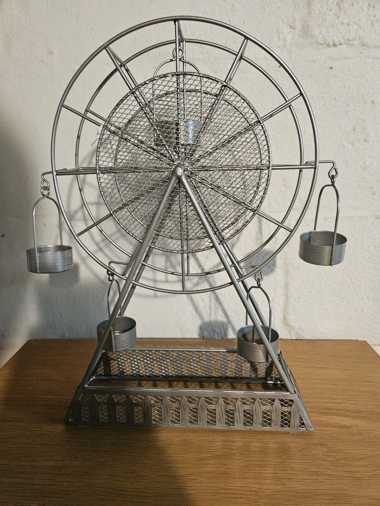 NEW Retired Yankee Candle Ferris Wheel Candle Holder 