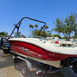 2005 Sea Ray 220 Select