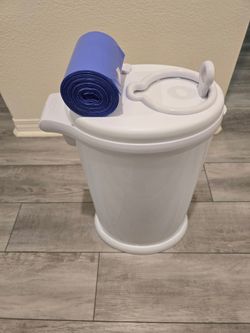 Ubbi Diaper Pail + 25 Refill Bags – Great Condition