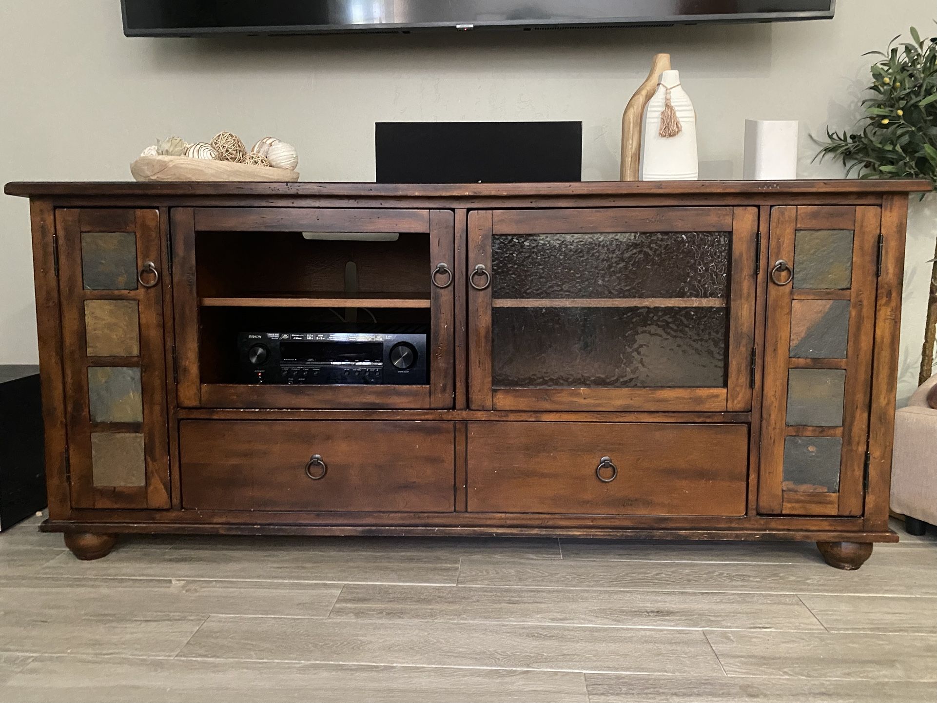 TV Stand 
